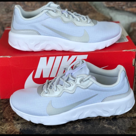 Nike Strada Women athletic shoes original box - Picture 4 of 15